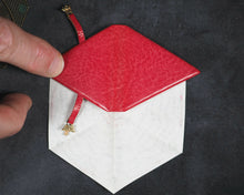 Load image into Gallery viewer, Shakespeare, William. William Shakespeare's Sonnet xviii. De Walden Press. Qualicum Beach. B.C. Canada. ISBN 0973604123. 2005. Limited edition, number 18 out of 25.