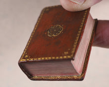 Load image into Gallery viewer, Holy Bible containing Old & New Testaments. New York Oxford University Press. American Branch. 1919. >>Attractively bound miniature Bible <<