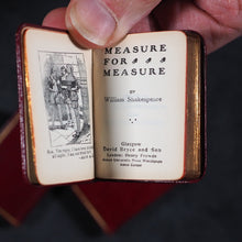 Load image into Gallery viewer, Shakespeare, William. Ellen Terry: Hamlet, Macbeth, Measure for Measure, Othello, Romeo and Juliet. Bryce, David & Son Glasgow. 1905 Five matching volumes.