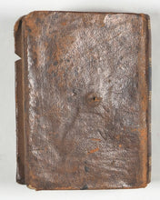 Load image into Gallery viewer, Petit oracle des amans, ou, Les horoscopes de l'amour, mis en rébus : ouvrage dans lequel chacun peut trouver toutes les vérités plaisantes qui le concernent. Castiaux, Libraire. Lille. Circa 1822.