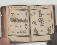 Load image into Gallery viewer, Petit oracle des amans, ou, Les horoscopes de l'amour, mis en rébus : ouvrage dans lequel chacun peut trouver toutes les vérités plaisantes qui le concernent. Castiaux, Libraire. Lille. Circa 1822.