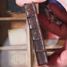 Load image into Gallery viewer, To tou Epiktetou encheiridion. Ex editione Joannis Upton accurate expressum. Epictetus. Publication Date: 1751 CONDITION: VERY GOOD