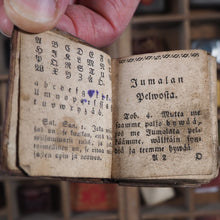 Load image into Gallery viewer, Muutamia Aiaturia ja Kutouria Jumalan Sanast (a selection of garden cuttings from the word of God). >>EARLY FINNISH MINIATURE BOOK<< Date: 1825