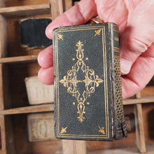 Load image into Gallery viewer, La Divina Comedia. >>PICKERING'S DIAMOND CLASSICS, MINIATURE BOOK<< Dante, Alighieri. Publication Date: 1823 CONDITION: VERY GOOD