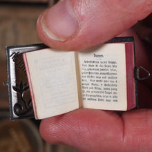 Load image into Gallery viewer, Kleinste Wiener Kochbuch der Welt, Das. >>MINIATURE COOKBOOK<< Publication Date: 1905 CONDITION: VERY GOOD