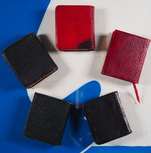 Load image into Gallery viewer, Goldsmith, Oliver. Vicar of Wakefield >>MINIATURE BOOK<< Publication Date: 1900 Condition: Very Good. Binding Variant C. >>MINIATURE BOOK<<