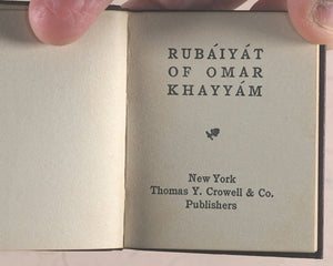 Miniature Series boxed set 10 finely bound miniature books. Oscar Wilde; Oliver Goldsmith; Thomas Gray; Edgar A. Poe; Rudyard Kipling; Omar Khayyam; John G. Whittier; Elizabeth B. Browning; Oliver Goldsmith; James R. Lowell. Thomas Y. Crowell Co. N.Y.1911