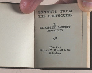 Miniature Series boxed set 10 finely bound miniature books. Oscar Wilde; Oliver Goldsmith; Thomas Gray; Edgar A. Poe; Rudyard Kipling; Omar Khayyam; John G. Whittier; Elizabeth B. Browning; Oliver Goldsmith; James R. Lowell. Thomas Y. Crowell Co. N.Y.1911