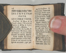 Load image into Gallery viewer, Heures de Cour. Contenant les Sept Offices, les 7 psaumes, vêpres, hymne et les litan avec les prières du matin et du soir, les oraisons devant et après la commun. Veuve Coignard, Chez La. Rue des Sept Voyes. Paris. 1680.
