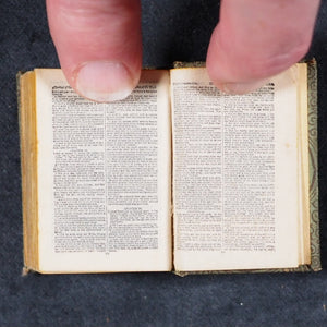 Holy Bible containing Old and New testaments: Translated Out Of The Original Tongues. Glasgow: David Bryce & Son. London: Henry Frowde. Oxford University Press Warehouse, Amen Corner. 1901. Glasgow Exhibition Souvenir.