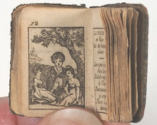 Load image into Gallery viewer, Doux Liens de Famille, Etrennes, Bouquets, et Complimens Pour l'An 1808. Marcilly, St. Julien le Pauvre, No. 7. Paris. [1807].
