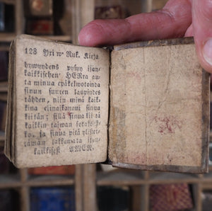 Muutamia Aiaturia ja Kutouria Jumalan Sanast (a selection of garden cuttings from the word of God). >>EARLY FINNISH MINIATURE BOOK<< Date: 1825