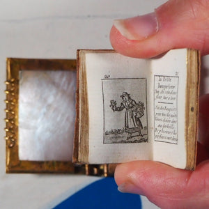 Les Petits Montagnards Anee 1822. >>MINIATURE PALAIS-ROYAL BINDING<< Publication Date: 1821 Condition: Very Good