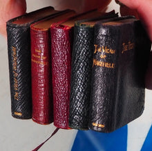 Load image into Gallery viewer, Vicar of Wakefield &gt;&gt;MINIATURE BOOK&lt;&lt; Goldsmith, Oliver. Publication Date: 1900 Condition: Very Good. Binding Variant D. &gt;&gt;MINIATURE BOOK&lt;&lt;
