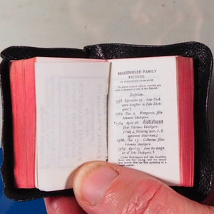 Holy Bible containing the Old and New Testaments.>>MINIATURE BOOK<< [MINIATURE COMPLETE HOLY BIBLE with SHAKESPEARE FAMILY RECORDS. Publication Date: 1919 Condition: Very Good.